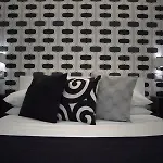 C'est La Vie 4*